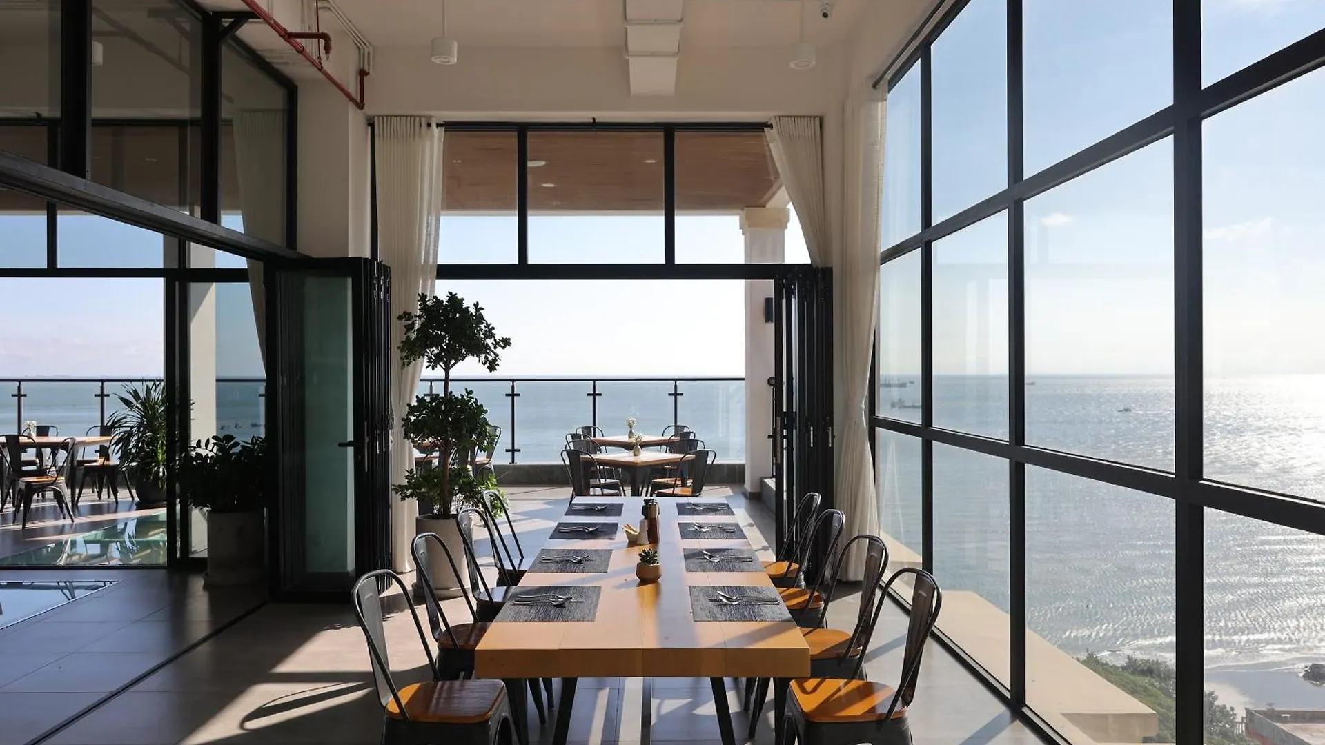 Skool Plus Vung Tau Hotel